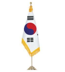 비로도 자수 태극기 원형받침 세트 (노랑수술)